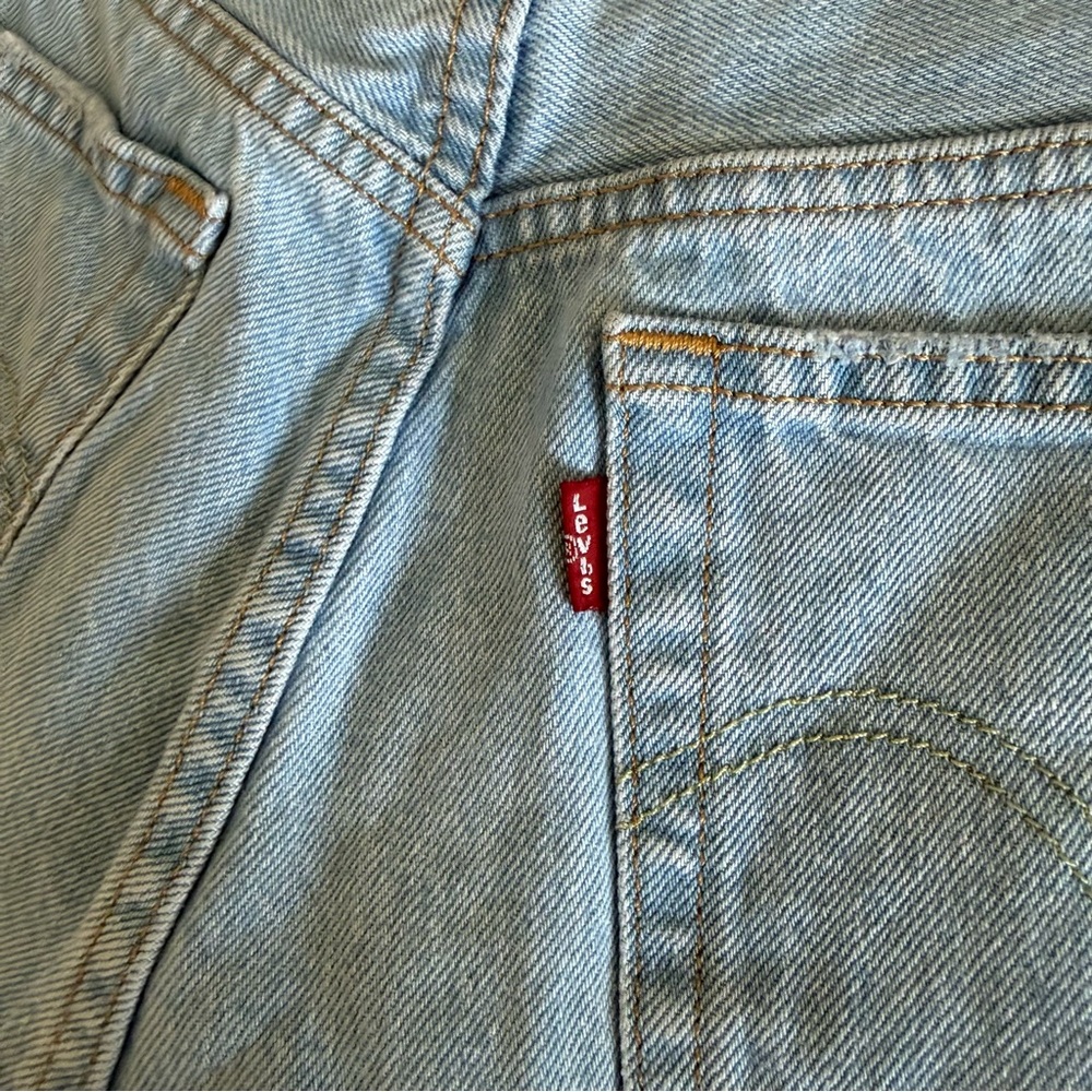 Women’s Signature by Levi Strauss Light Blue Distressed Jean Shorts - Picture 3 of 7